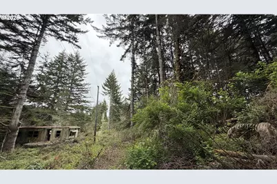 93757 Nabb Ln, North Bend, OR 97459 - Photo 8
