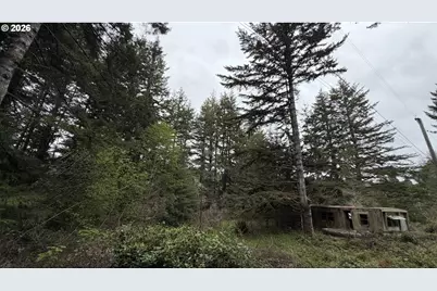 93757 Nabb Ln, North Bend, OR 97459 - Photo 10