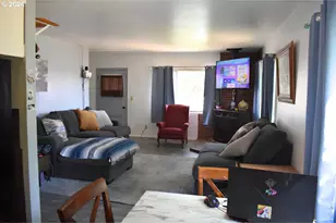 126 3rd St, Myrtle Point, OR 97458 - Photo 6