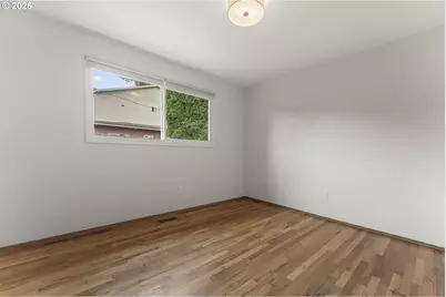 9009 N New York Ave, Portland, OR 97203 - Photo 14