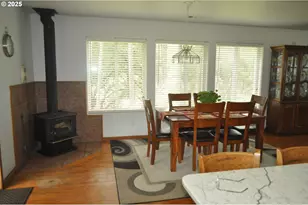 4215 Mt Reuben Rd, Glendale, OR 97442 - Photo 10