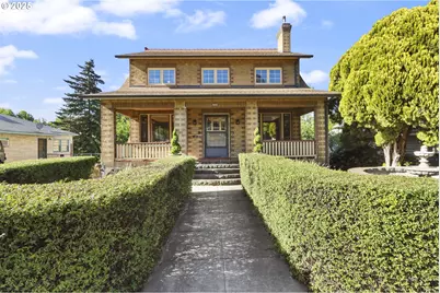 529 W 3rd Pl, The Dalles, OR 97058 - Photo 2