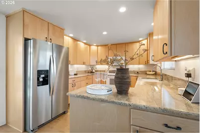 704 NW 3rd Dr, Pendleton, OR 97801 - Photo 8