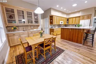 6039 SW Haines (Quiet Part) St, Portland, OR 97219 - Photo 18
