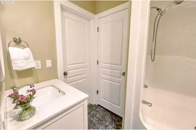 6039 SW Haines  (Quiet Part) St, Portland, OR 97219 - Photo 36