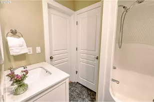 6039 SW Haines (Quiet Part) St, Portland, OR 97219 - Photo 36
