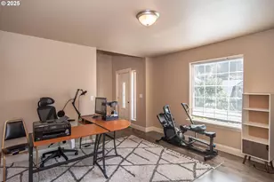 1592 NE Rocky Dr, Roseburg, OR 97470 - Photo 14