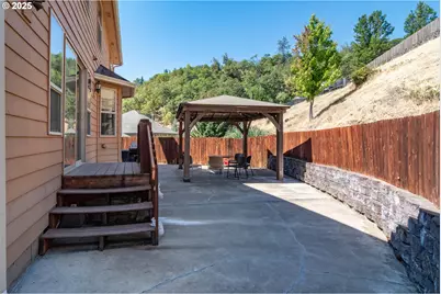 1592 NE Rocky Dr, Roseburg, OR 97470 - Photo 34