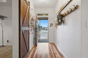 288 SE 37th Ave, Hillsboro, OR 97123 - Photo 4