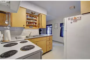 1714 E 29th St, Vancouver, WA 98663 - Photo 8