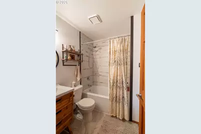 10413 S E St, Island City, OR 97850 - Photo 24