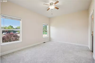 547 SW Georgetown Way #27, Beaverton, OR 97006 - Photo 16