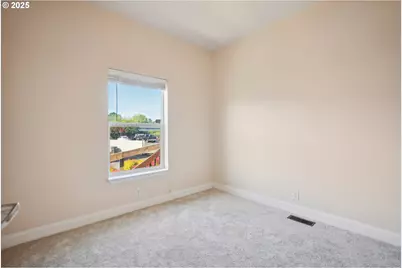 547 SW Georgetown Way #27, Beaverton, OR 97006 - Photo 18