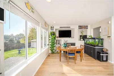 521 Carla Ct SE, Salem, OR 97302 - Photo 8