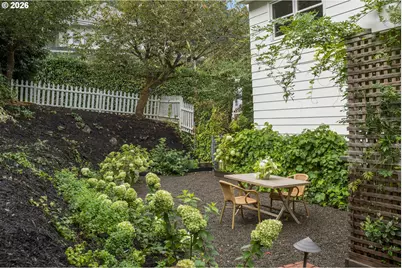 1606 S Carey Ln, Portland, OR 97219 - Photo 38