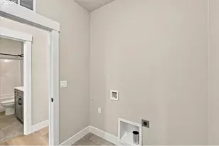 981 W Washington St, Carlton, OR 97111 - Photo 44