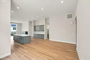 981 W Washington St, Carlton, OR 97111 - Photo 6