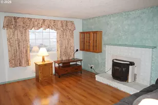 802 54th Pl, Springfield, OR 97478 - Photo 2