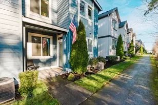 6268 SE Harkness Ln, Hillsboro, OR 97123 - Photo 2