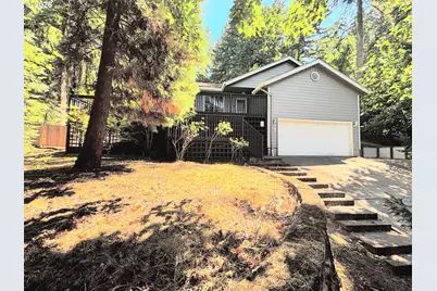 867 S 71st St, Springfield, OR 97478 - Photo 1