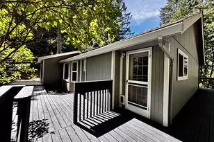 867 S 71st St, Springfield, OR 97478 - Photo 6