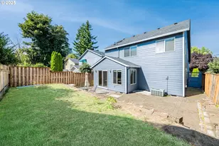 9132 SE Clinton St, Portland, OR 97266 - Photo 2