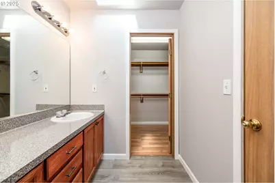 9132 SE Clinton St, Portland, OR 97266 - Photo 22