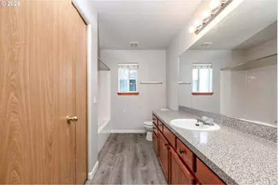 9132 SE Clinton St, Portland, OR 97266 - Photo 26