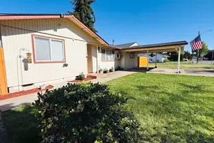 109 Oak St, Amity, OR 97101 - Photo 2