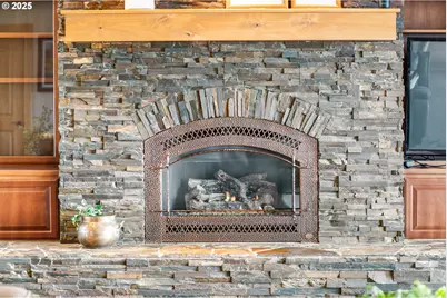 10715 Rockside Ct, Redmond, OR 97756 - Photo 6