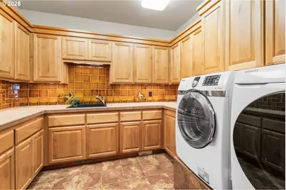 10715 Rockside Ct, Redmond, OR 97756 - Photo 34