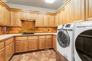 10715 Rockside Ct, Redmond, OR 97756 - Photo 34