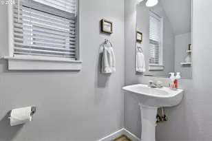 7937 SW Carol Ann Ct, Portland, OR 97224 - Photo 20