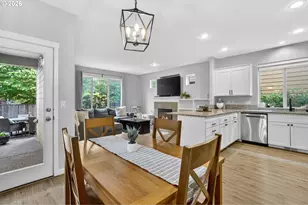 7937 SW Carol Ann Ct, Portland, OR 97224 - Photo 10