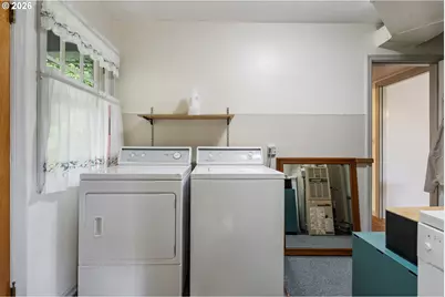 706 SE 135th Ave, Portland, OR 97233 - Photo 14