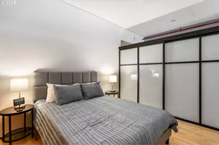 333 NW 9th Ave, Portland, OR 97209 - Photo 22