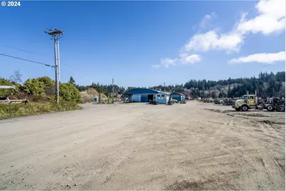 93761 Hackett Ln, Coos Bay, OR 97420 - Photo 20