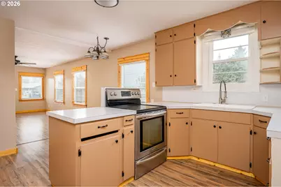 1520 N Maple St, Canby, OR 97013 - Photo 6