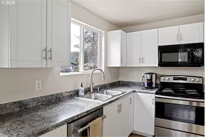 1321 Sunset Ln, Sutherlin, OR 97479 - Photo 18