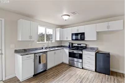 1321 Sunset Ln, Sutherlin, OR 97479 - Photo 16