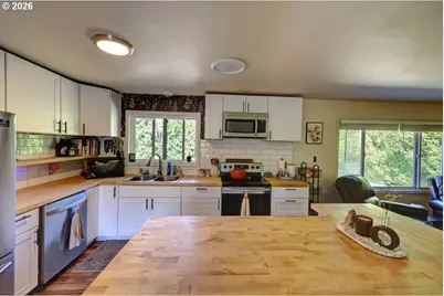 35190 Laila Ln, Astoria, OR 97103 - Photo 10