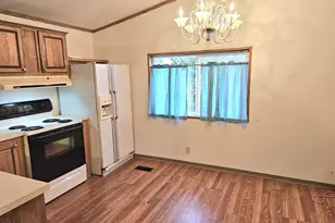 612 N Cascade Dr, Woodburn, OR 97071 - Photo 8