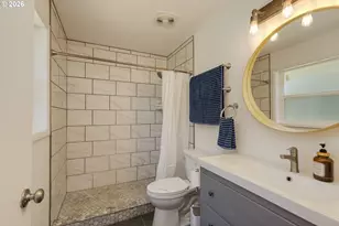 12410 NE Morris St, Portland, OR 97230 - Photo 24