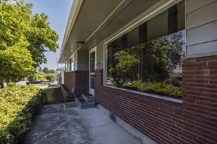 12410 NE Morris St, Portland, OR 97230 - Photo 4