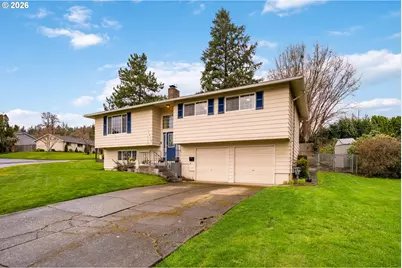 17670 SE Emerald Dr, Milwaukie, OR 97267 - Photo 2