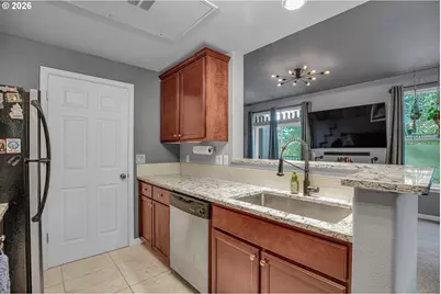 925 Springtree Ln, West Linn, OR 97068 - Photo 12