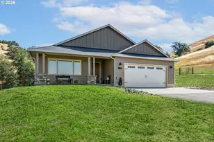 200 Hatfield Dr, Roseburg, OR 97470 - Photo 30