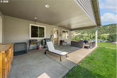 200 Hatfield Dr, Roseburg, OR 97470 - Photo 36