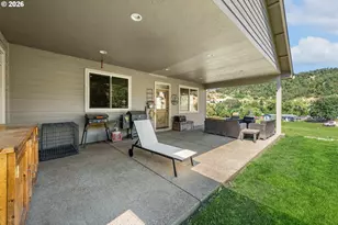 200 Hatfield Dr, Roseburg, OR 97470 - Photo 36