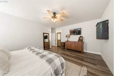 200 Hatfield Dr, Roseburg, OR 97470 - Photo 16